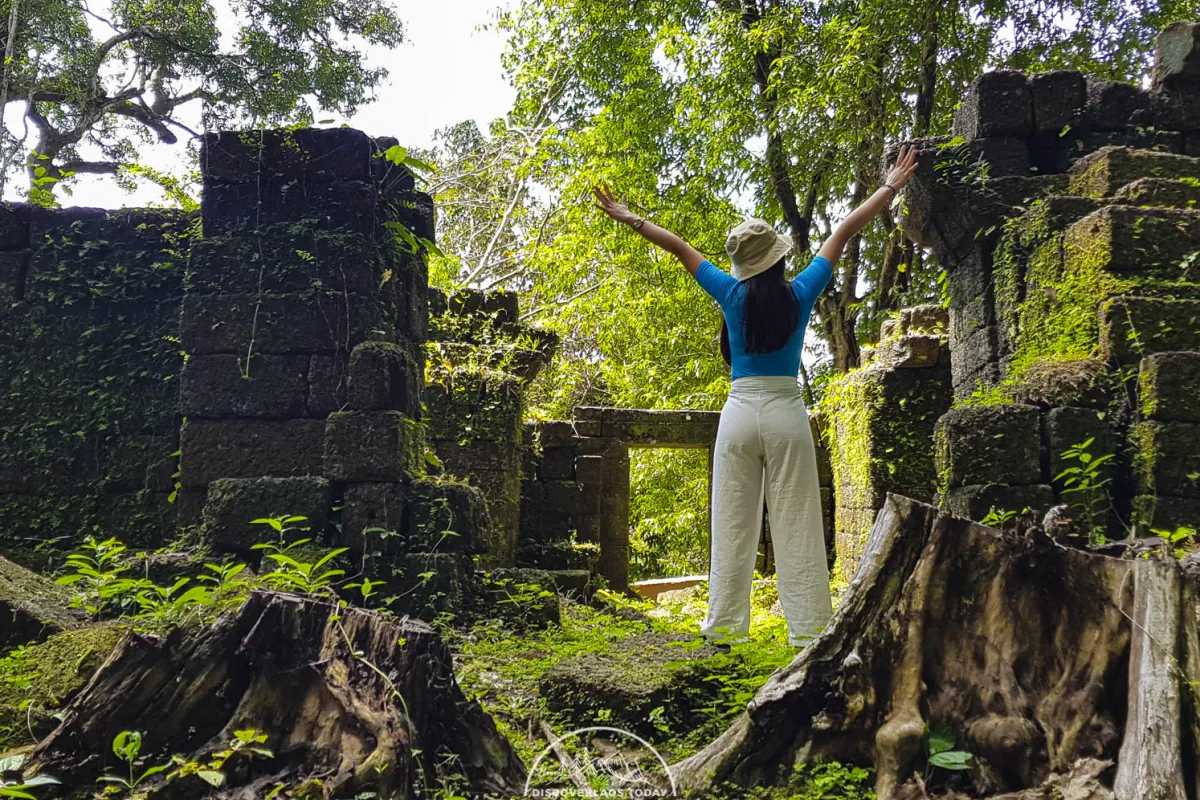 Wat Tomo ( Oum Moung Temple )