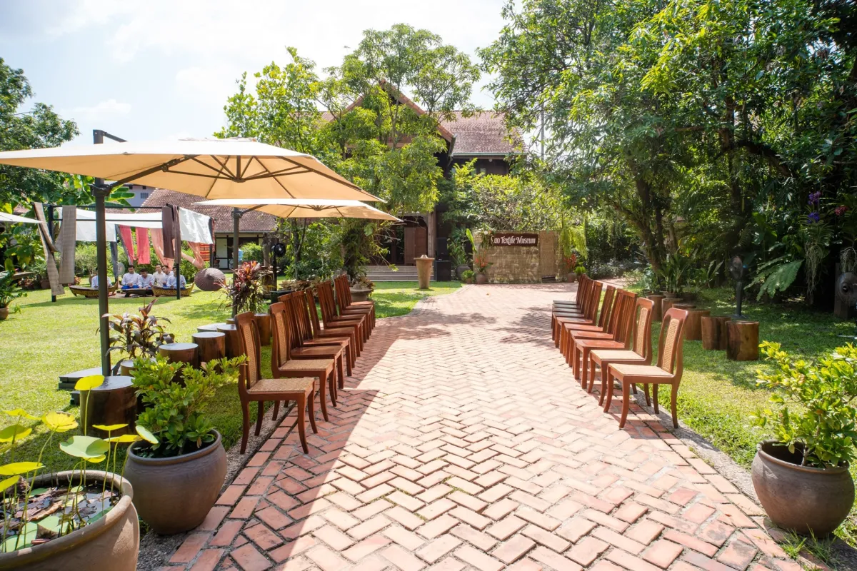 พิพิธภัณฑ์ผ้าไหมลาว