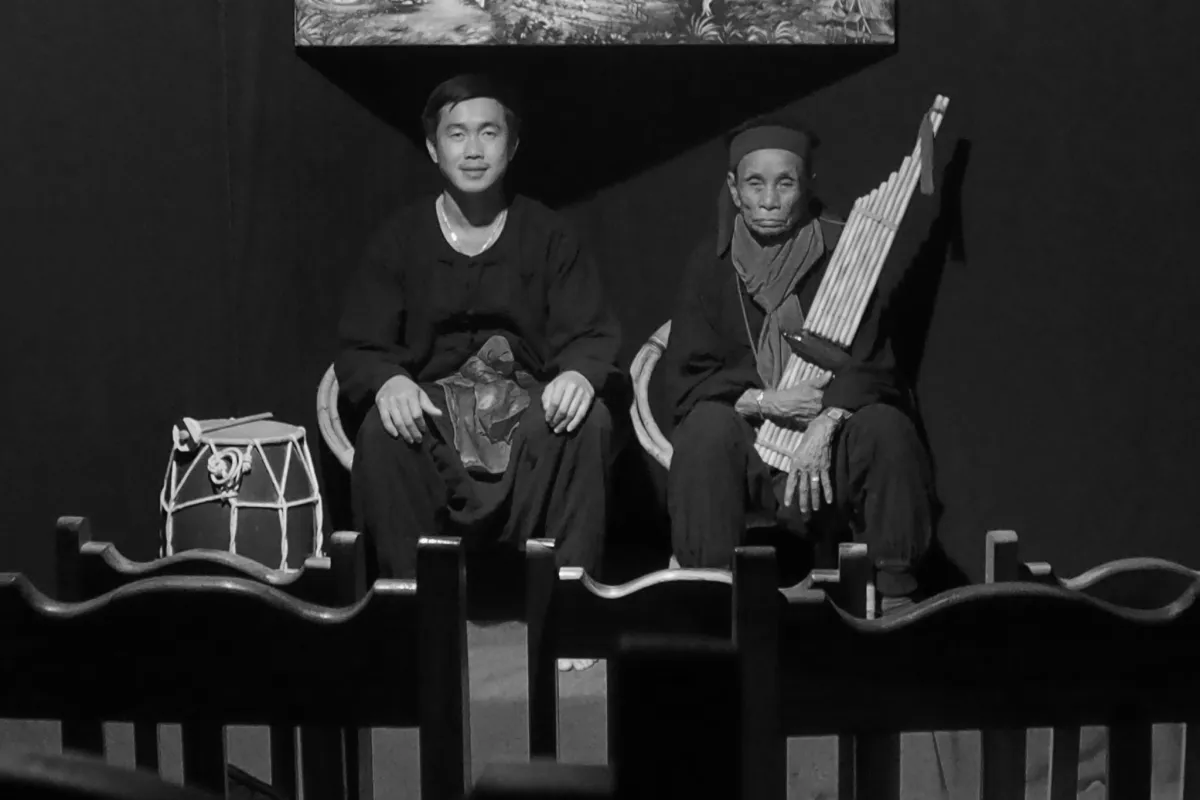 加拉韦克（GARAVEK）琅勃拉邦的老挝传统讲故事和音乐