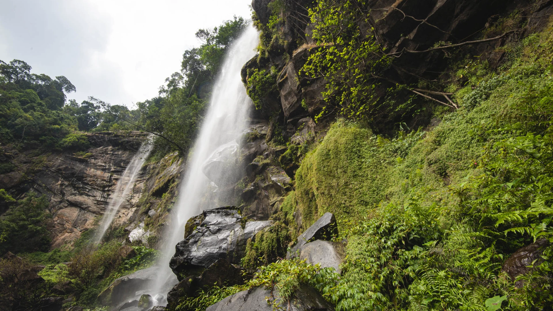 Sa Nam Waterfall