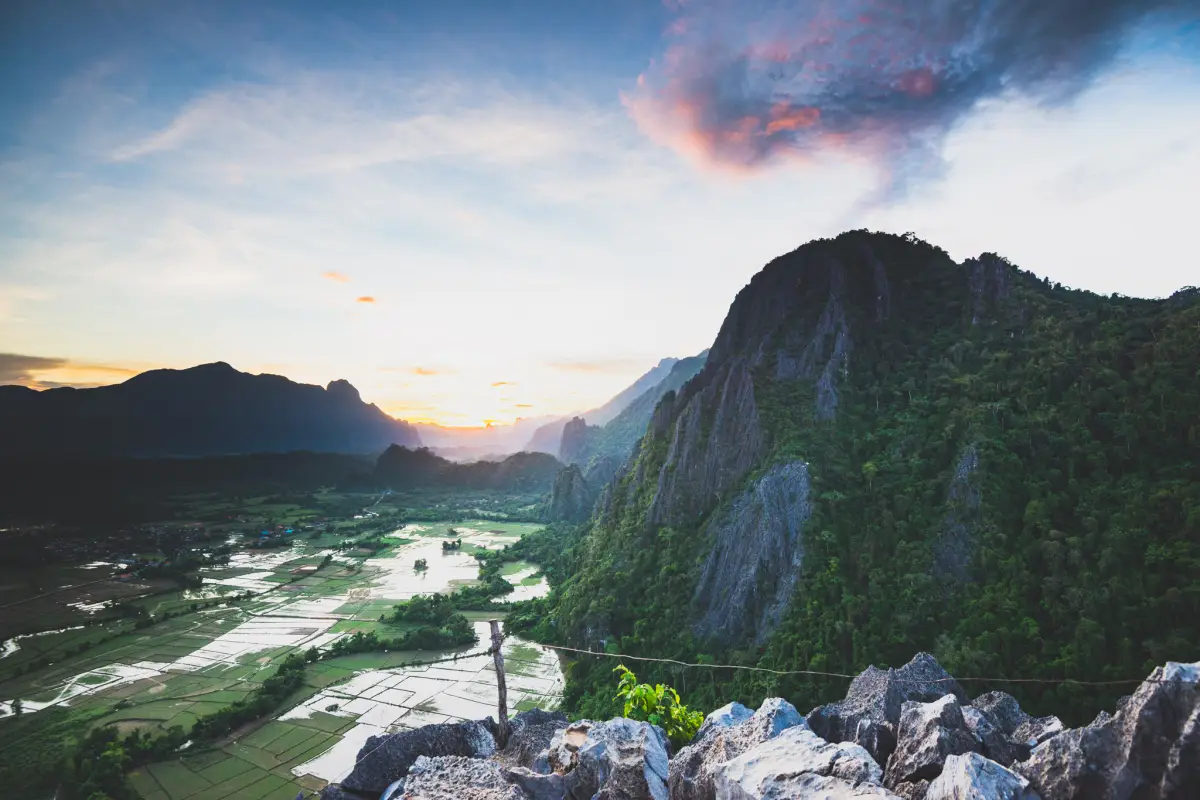 Pha Ngeun (Silver Cliff)