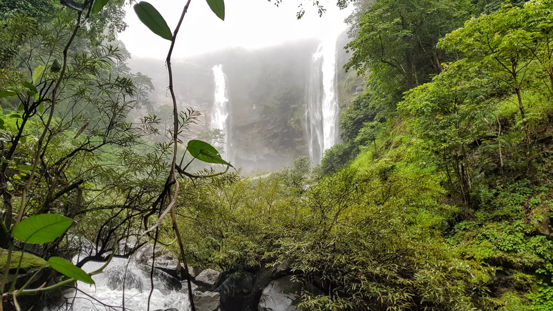 Sa Nam Waterfall