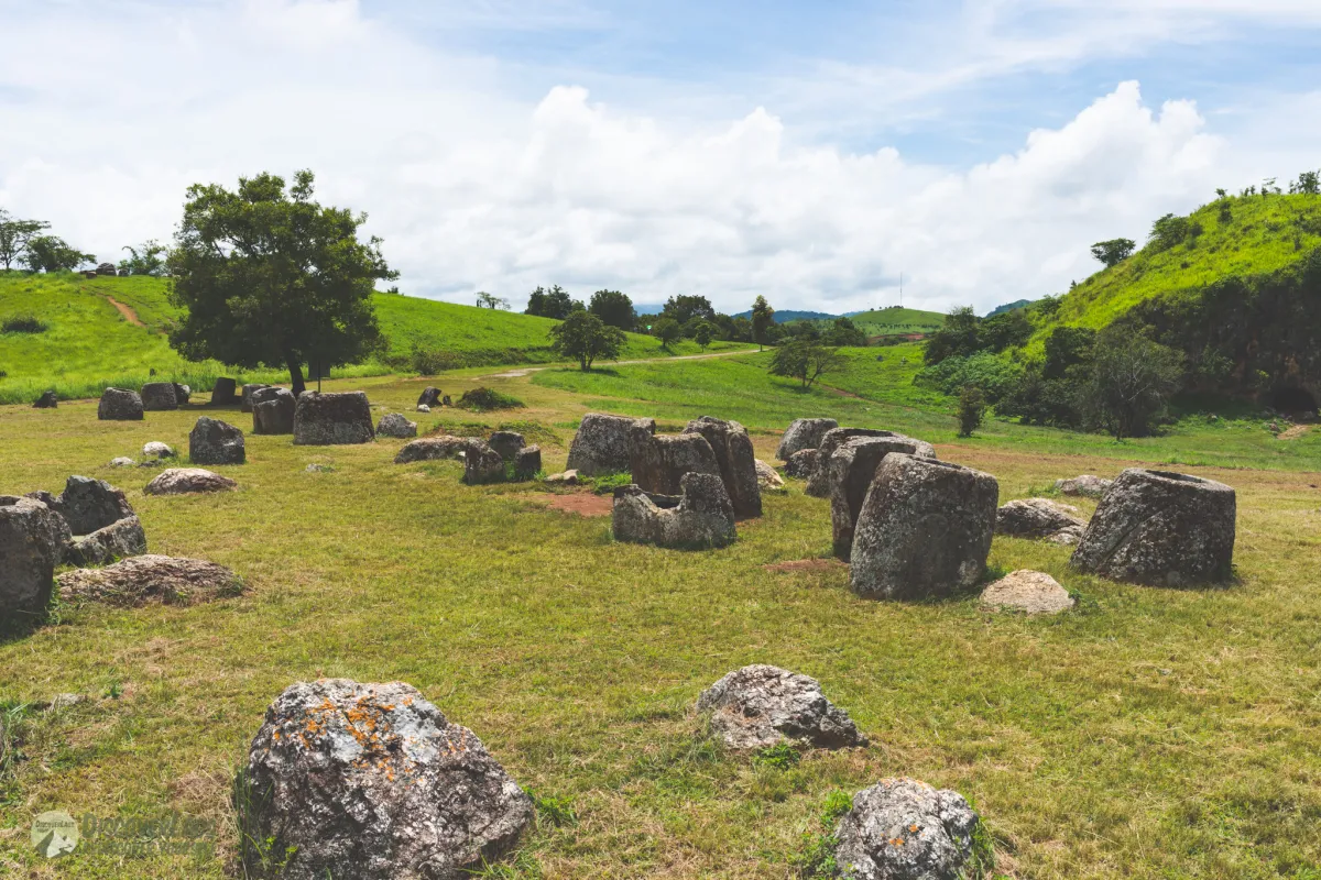 石臼平原（PLAIN OF JARS）