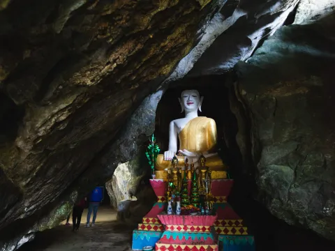 Caving (4 Caves & Blue Lagoon 1)