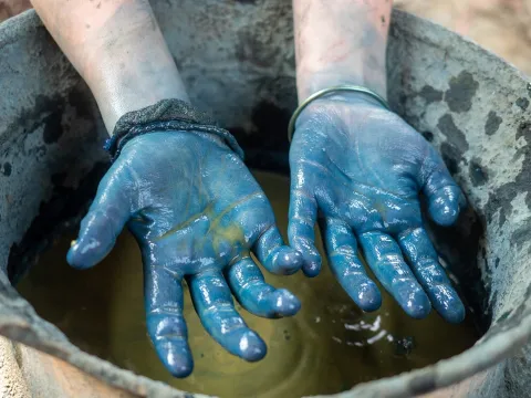 班卢手工艺中心的半天天然染色工作坊