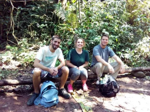 在南河国家保护区进行一天徒步旅行