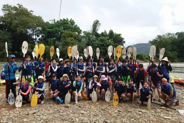 พายเรือคายัค > ถ้ำนางฟ้า > ล่องห่วงยางในถ้ำนอน > อาหารกลางวัน > โหนสลิง > พายเรือคายัค เต็มวัน