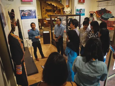 “A Guide to Buying Ethnic Handicrafts in Luang Prabang” Hands-On Talk