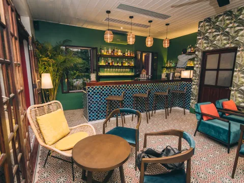 ນາກີ່ນີບາ ທີ່ໂຮງເເຮມສາມນາກາ