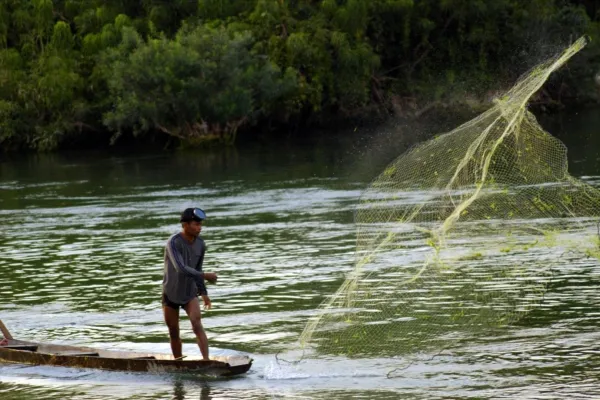 2 Day Fish Like a Local & Picnic on the Nam Ou River & Overnight Camping