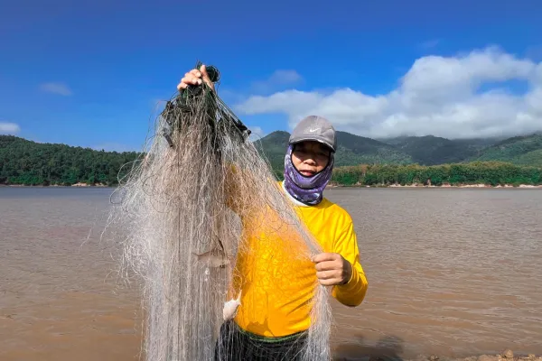 1-Day Mekong River Fishing Experience in Luang Prabang